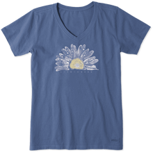 Charger l'image dans la galerie, T-shirt Col en V Taille Plus de Life is Good