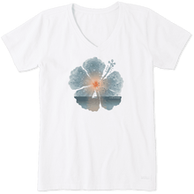 Charger l'image dans la galerie, T-shirt Col en V Taille Plus de Life is Good