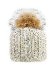 Charger l'image dans la galerie, Tuque avec Bijoux et Pompom en Raton de Pleau
