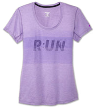 Load image into Gallery viewer, T-Shirt Distance Graphic Taille Plus de Brooks
