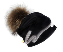 Load image into Gallery viewer, Tuque à Pompom Black War de Lalita's Art Shop
