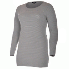 Load image into Gallery viewer, Chandail Olvira Taille Plus de Yesta
