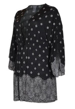Load image into Gallery viewer, Cache-maillot Taille Plus Gypsy Dancer de Dotti
