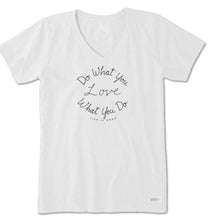 Charger l'image dans la galerie, T-shirt Col en V Taille Plus de Life is Good
